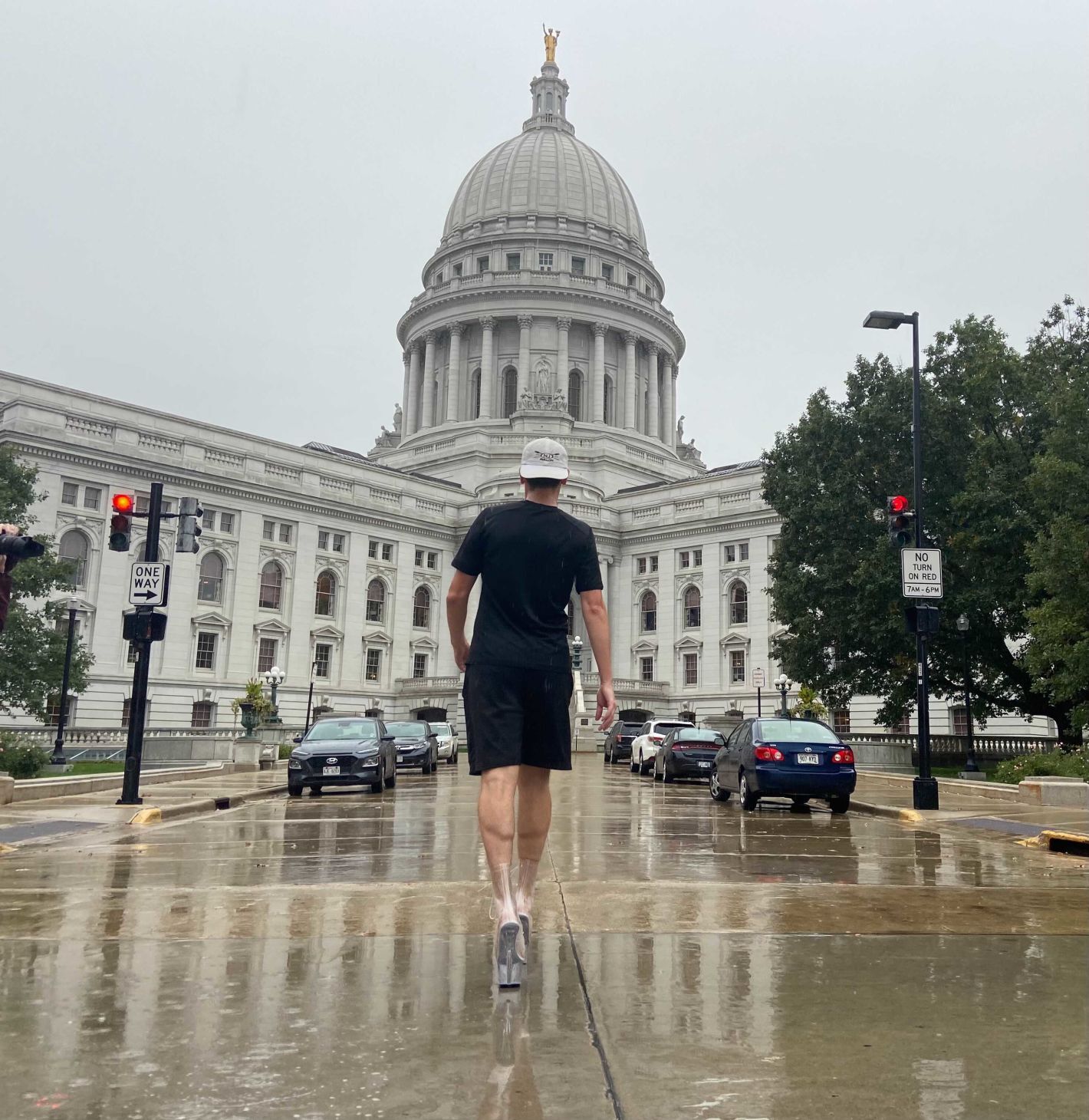 Born to run (and strut): UW student creates art with endurance in mind dan van note 2